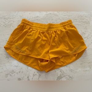 Lululemon Hotty Hot Shorts Low Rise Lined Short 2.5”